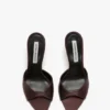 Harlow Mule 100 aus kastanienbraunem Satin Harlow Mule 100 aus kastanienbraunem Satin