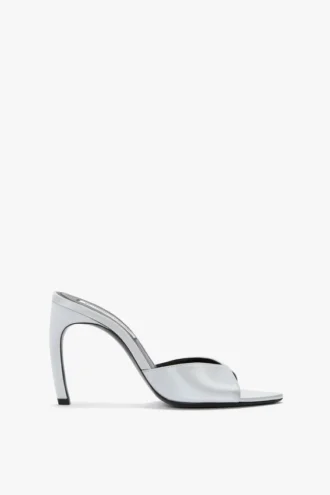 Harlow Mule 100 aus magnesiumfarbenem Satin