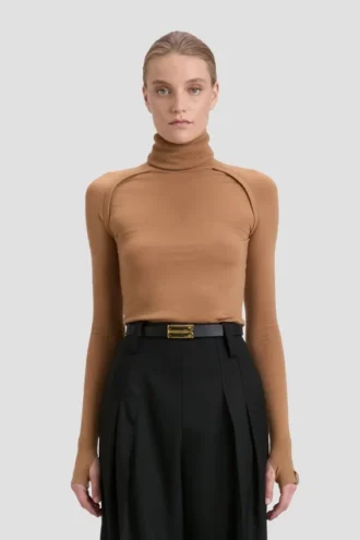 Rollkragenpullover in Dunkelcamel
