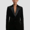Taillierte Jacke aus schwarzem Samt Taillierte Jacke aus schwarzem Samt