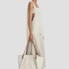 The Victoria Tote Bag Large aus elfenbeinfarbenem Canvas